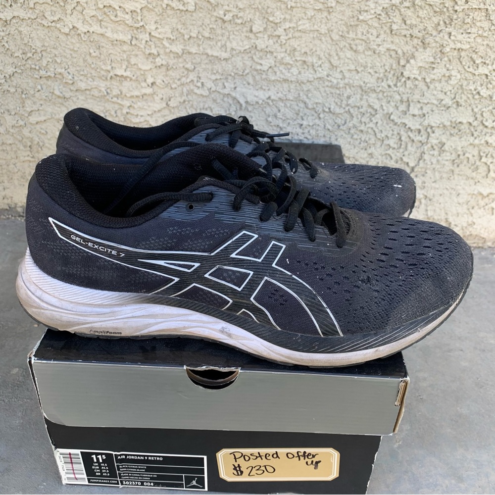 Asics Men’s Black Tennis Shoes